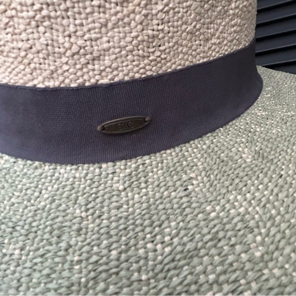 C.C 100% Paper Wide Brim TwoToned Hat, Raffia Flowers on Gray Band Cream & Green - Picture 9 of 12